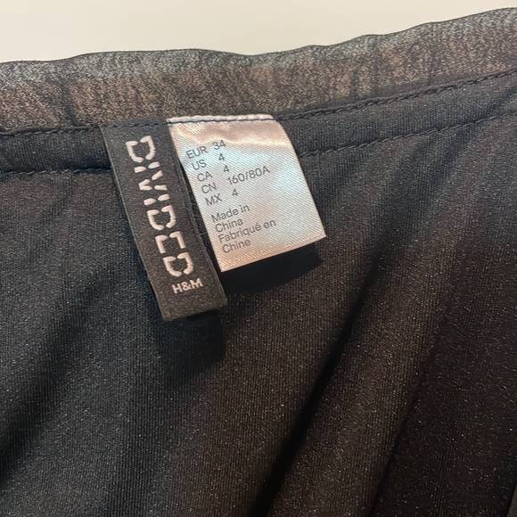 Divided H&M Black Dress with ruffles Size 4 - Picture 4 of 4